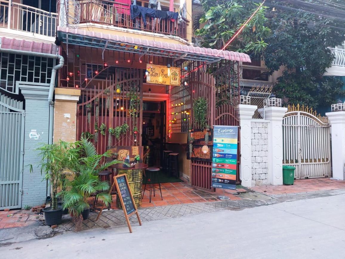 Peri Evi Hostel Phnom Penh Bassac Lane Exterior foto